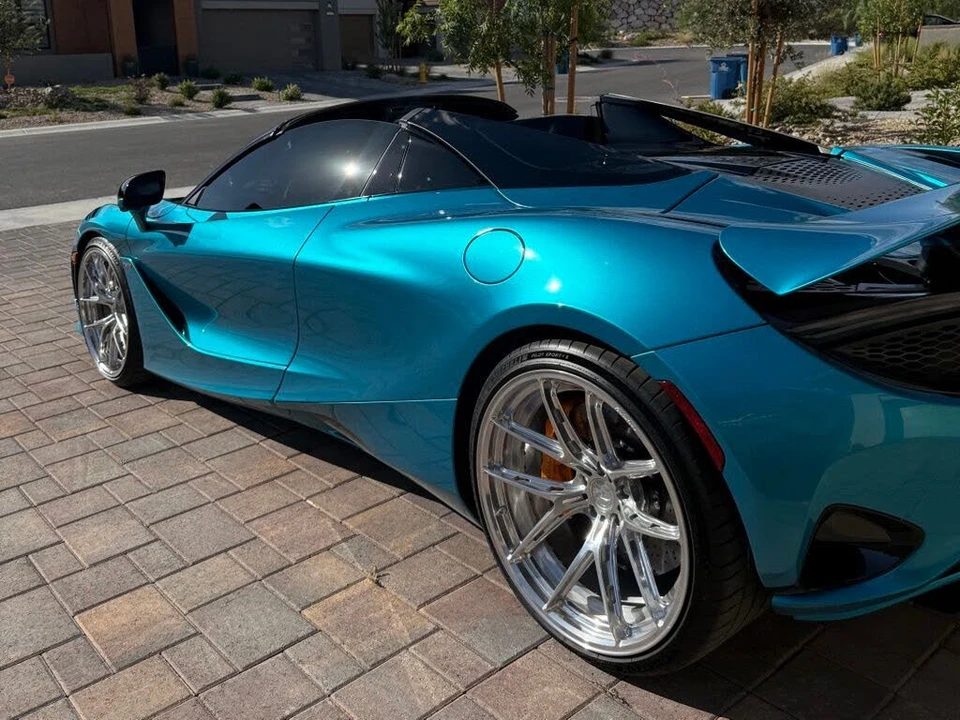2024 McLaren 750S Spider - Image 15 of 31