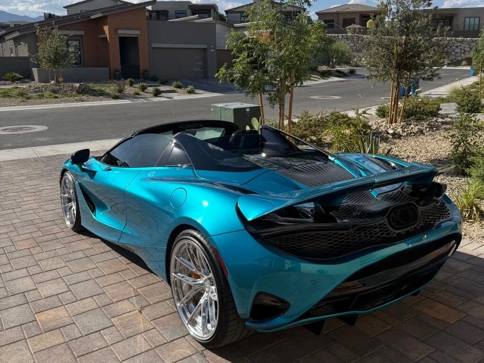2024 McLaren 750S Spider - Image 16 of 31