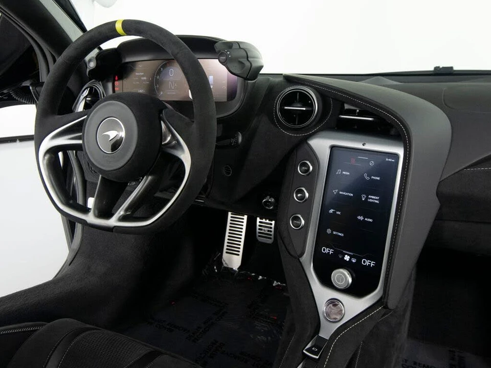 2024 McLaren 750S Spider - Image 29 of 31