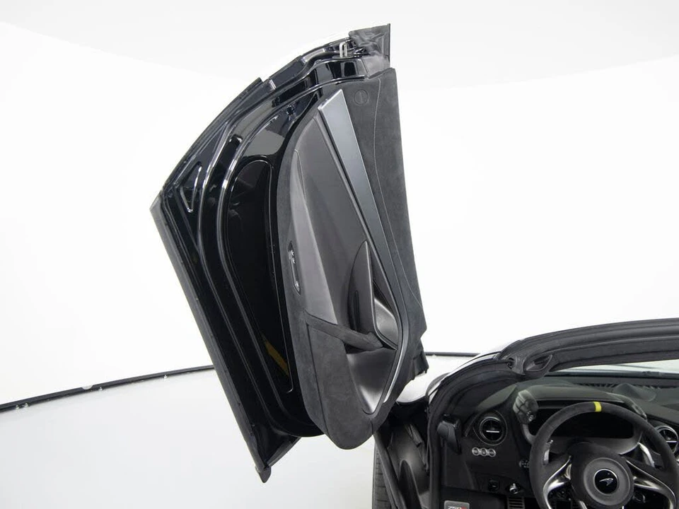 2024 McLaren 750S Spider - Image 10 of 31