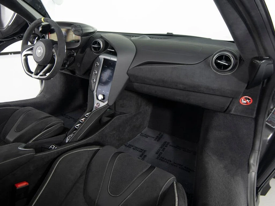 2024 McLaren 750S Spider - Image 28 of 31
