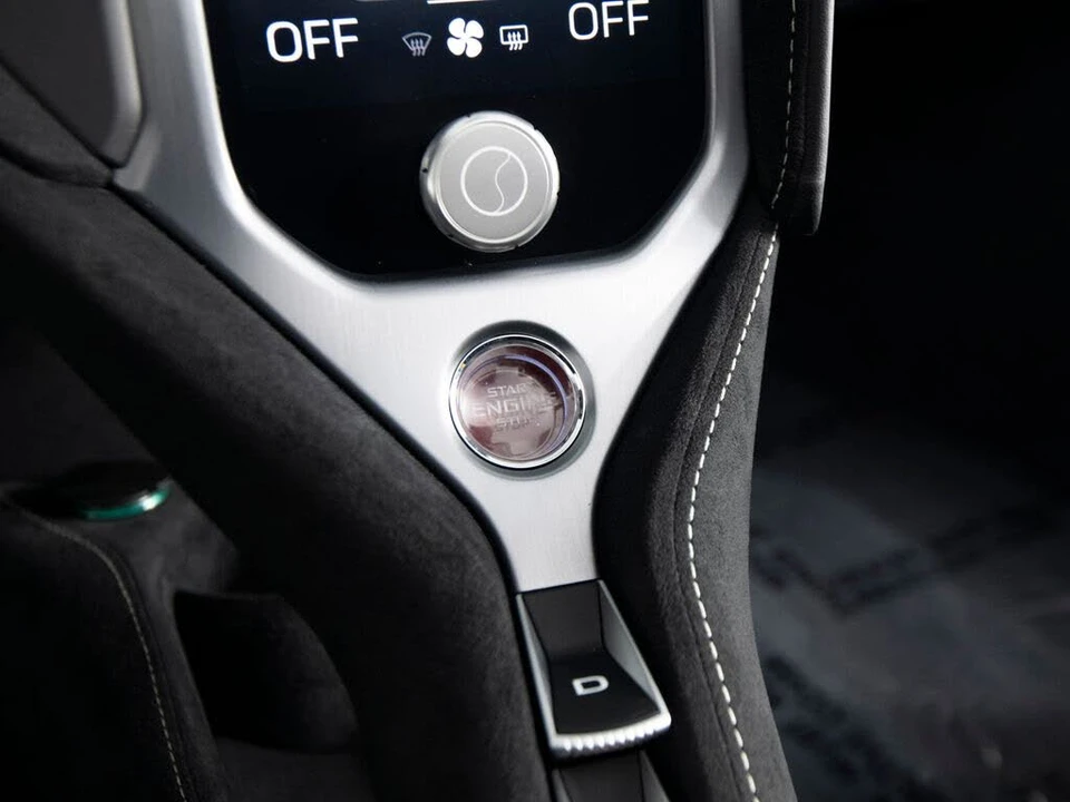2024 McLaren 750S Spider - Image 24 of 31