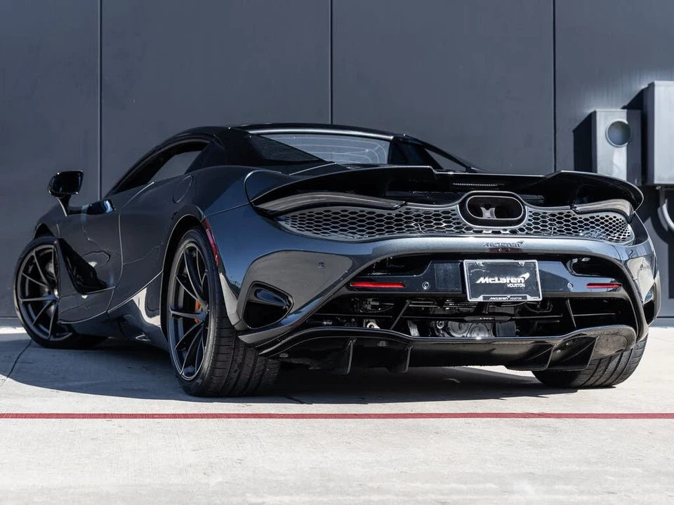 2024 McLaren 750S Spider - Image 7 of 31