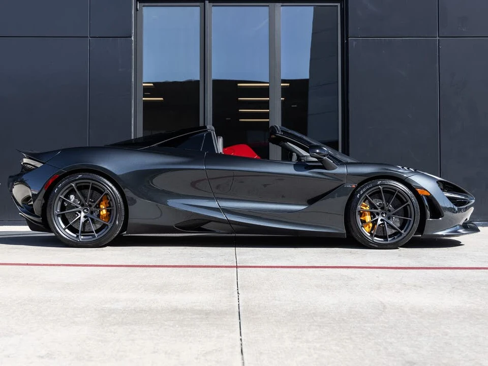 2024 McLaren 750S Spider - Image 12 of 31