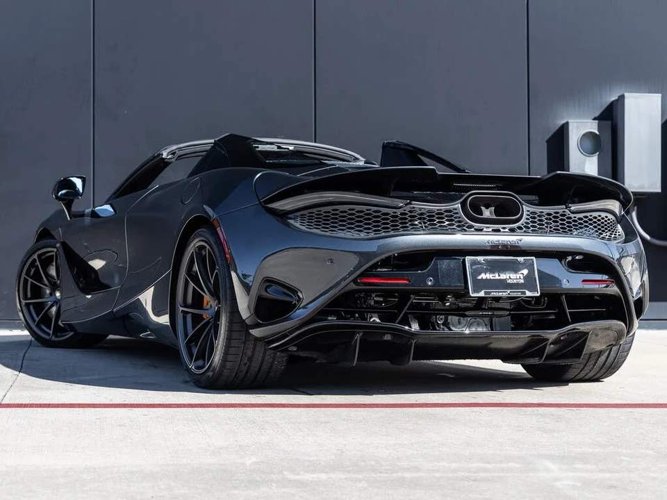 2024 McLaren 750S Spider - Image 8 of 31