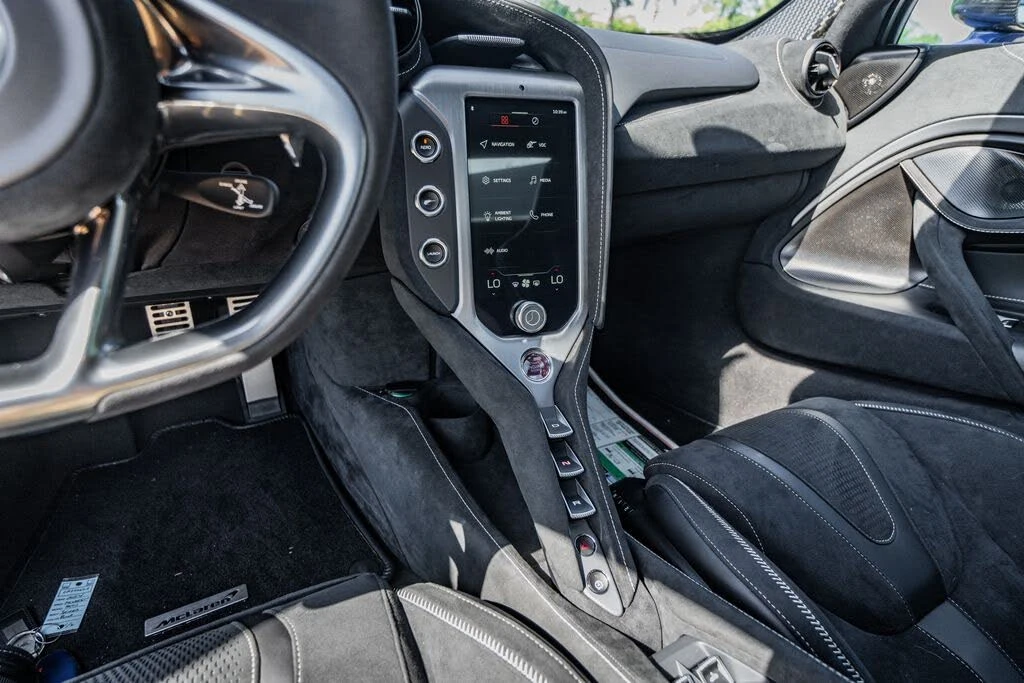 2024 McLaren 750S Spider - Image 28 of 31