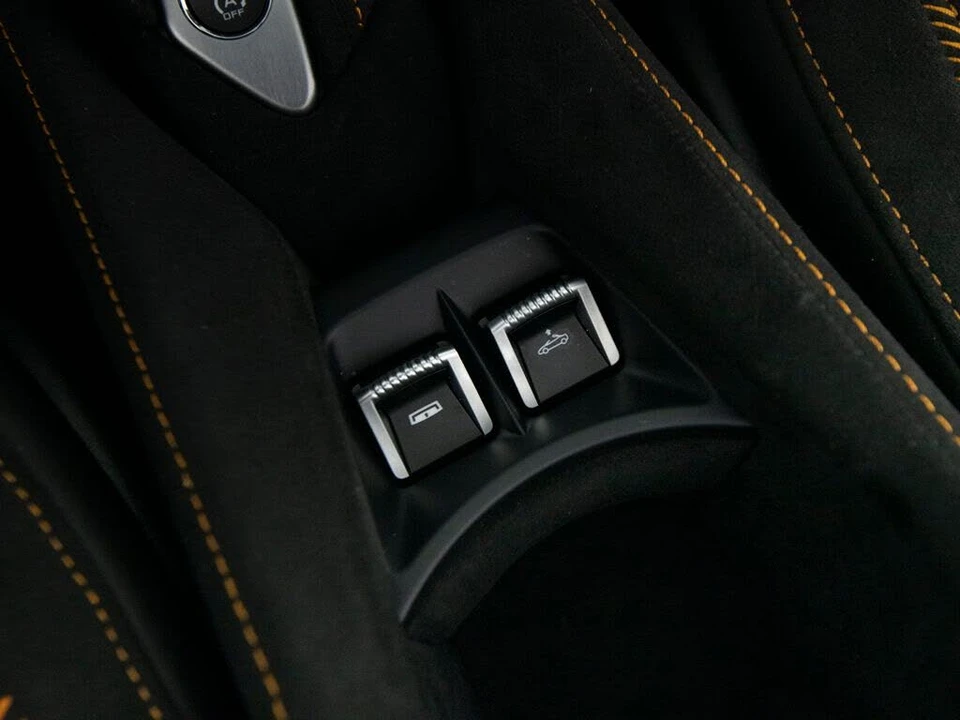 2024 McLaren 750S Spider - Image 29 of 31