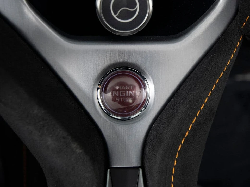 2024 McLaren 750S Spider - Image 27 of 31