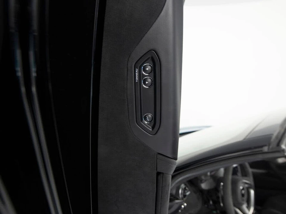 2024 McLaren 750S Spider - Image 12 of 31