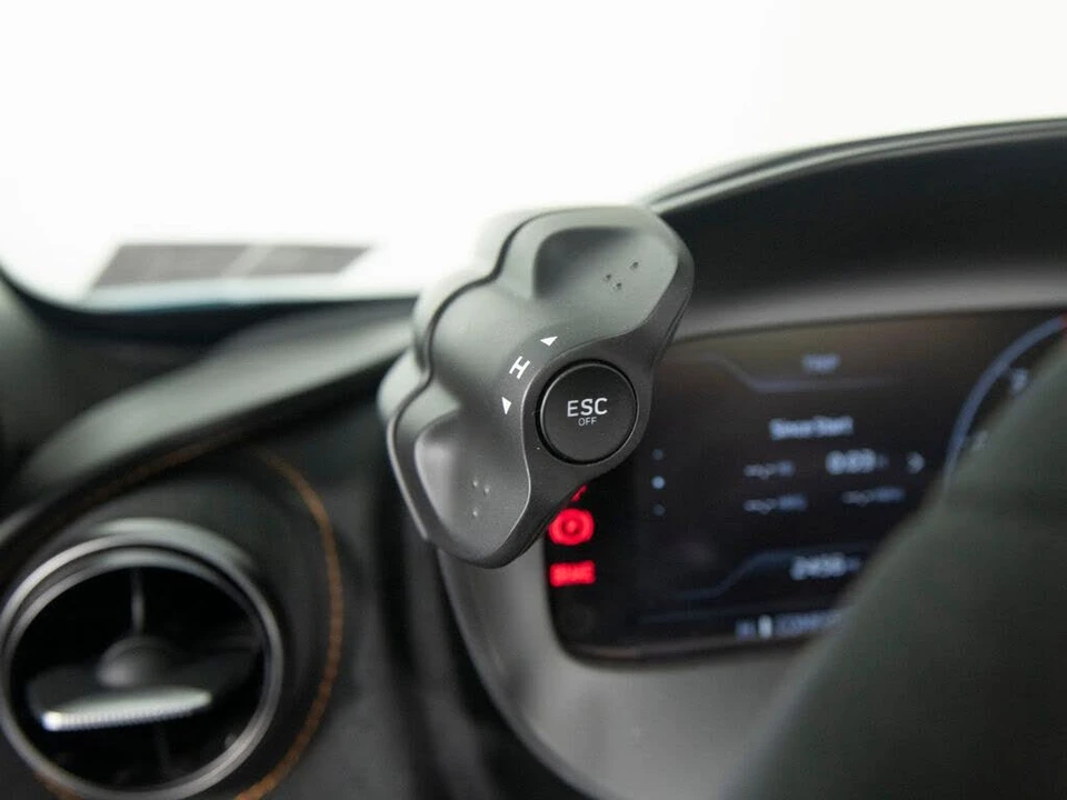 2024 McLaren 750S Spider - Image 22 of 31