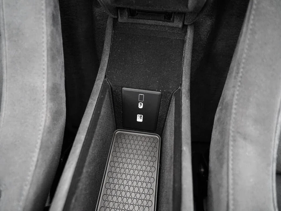 2024 McLaren 750S Spider - Image 28 of 31