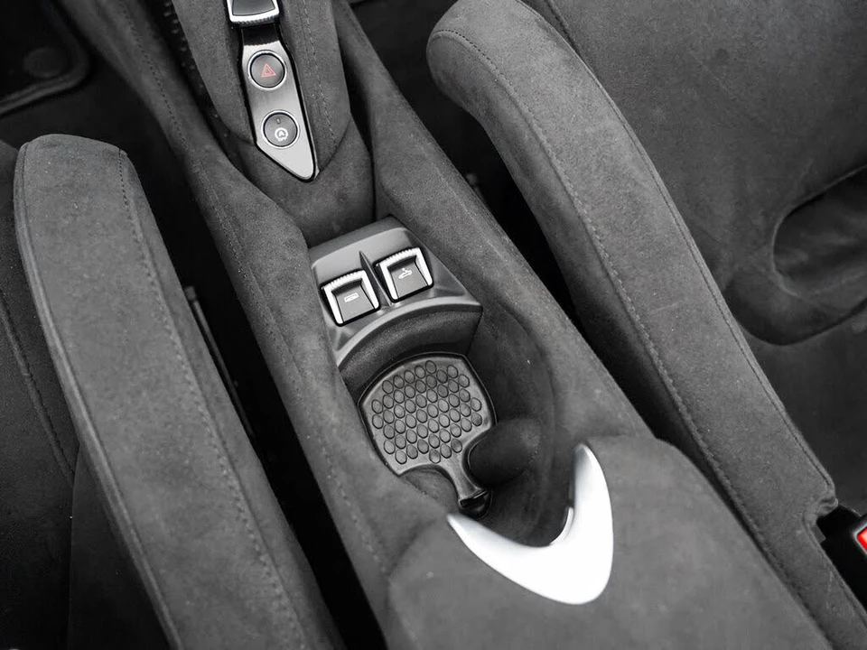 2024 McLaren 750S Spider - Image 27 of 31