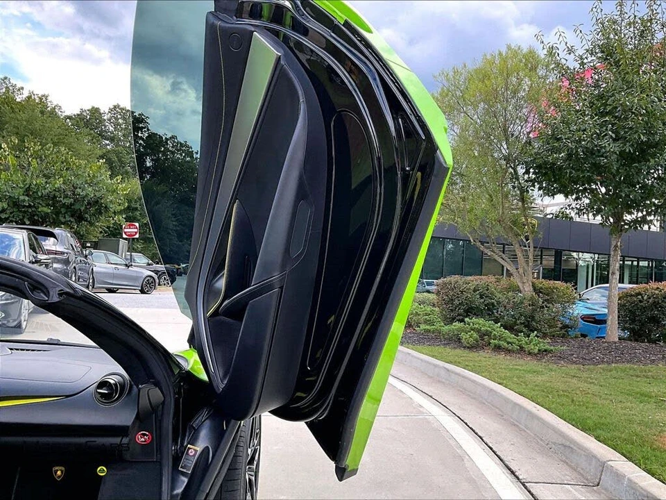 2024 McLaren 750S Spider - Image 19 of 26
