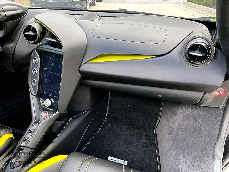 2024 McLaren 750S Spider - Image 14 of 26