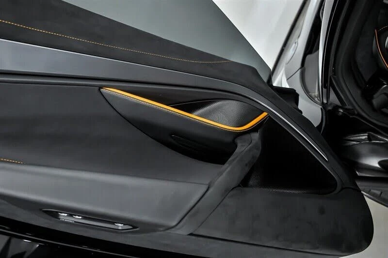 2024 McLaren 750S Spider - Image 19 of 31