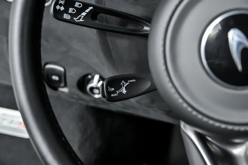 2024 McLaren 750S Spider - Image 29 of 31