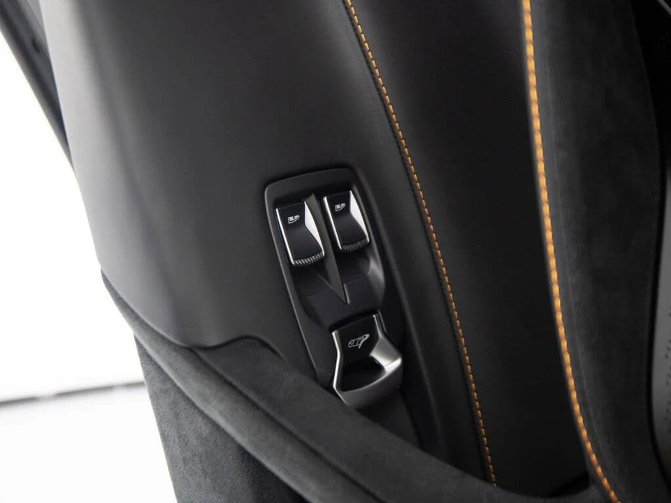 2024 McLaren 750S Spider - Image 14 of 31