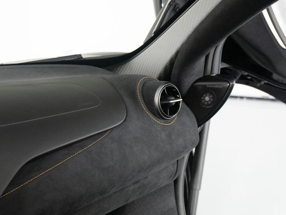 2024 McLaren 750S Spider - Image 24 of 31