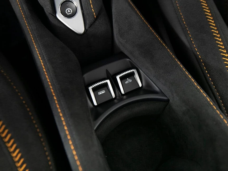 2024 McLaren 750S Spider - Image 26 of 31