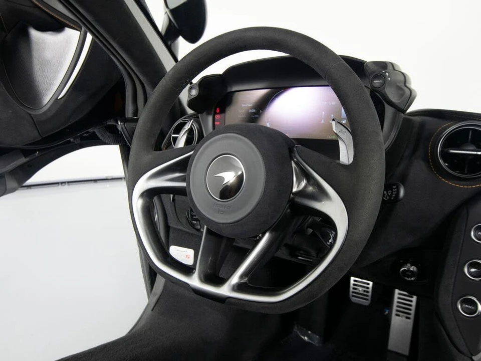 2024 McLaren 750S Spider - Image 29 of 31