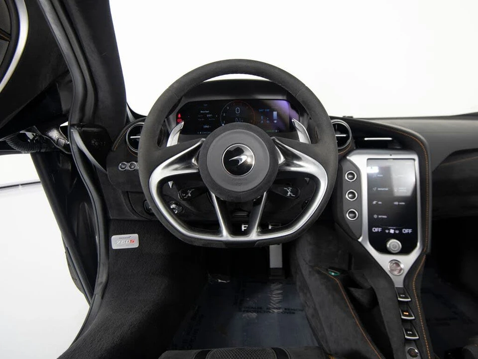 2024 McLaren 750S Spider - Image 16 of 31
