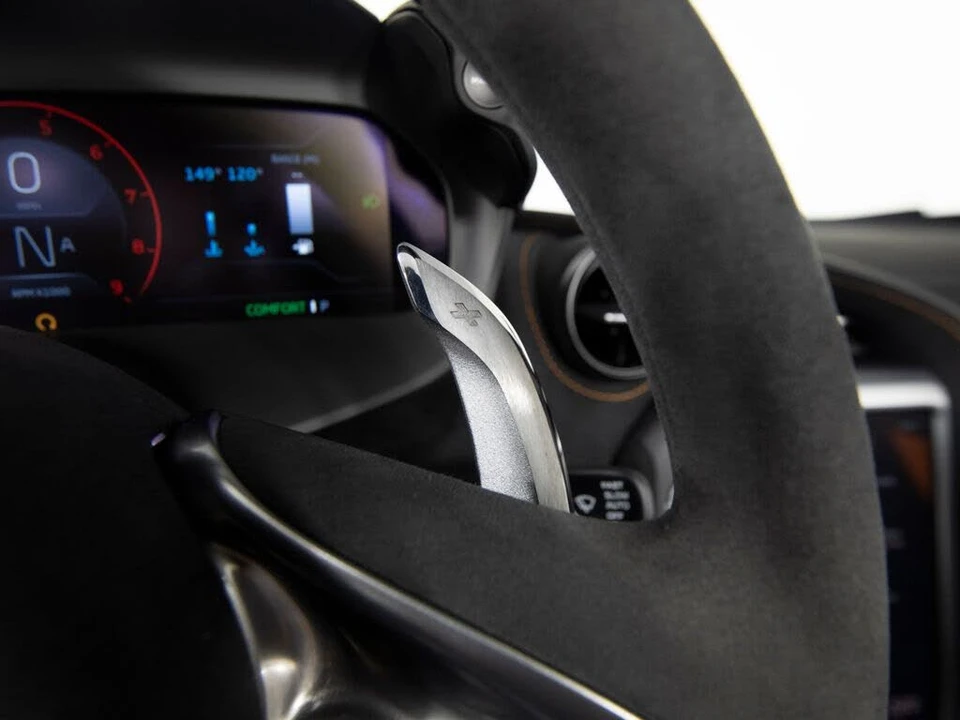 2024 McLaren 750S Spider - Image 17 of 31