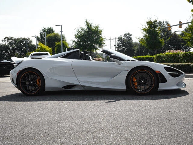 2024 McLaren 750S Spider - Image 13 of 31