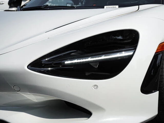 2024 McLaren 750S Spider - Image 7 of 31