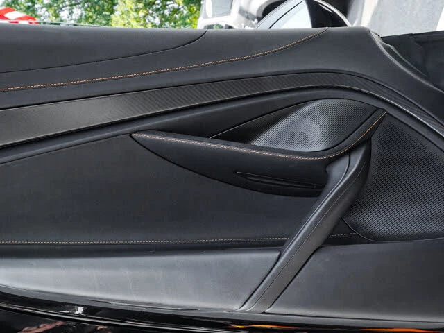 2024 McLaren 750S Spider - Image 16 of 31