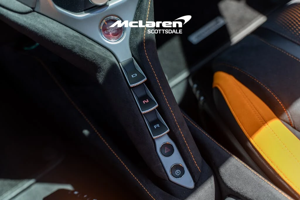 2024 McLaren 750S Spider - Image 16 of 31