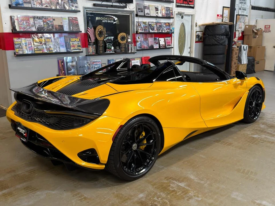 2024 McLaren 750S Spider - Image 2 of 4