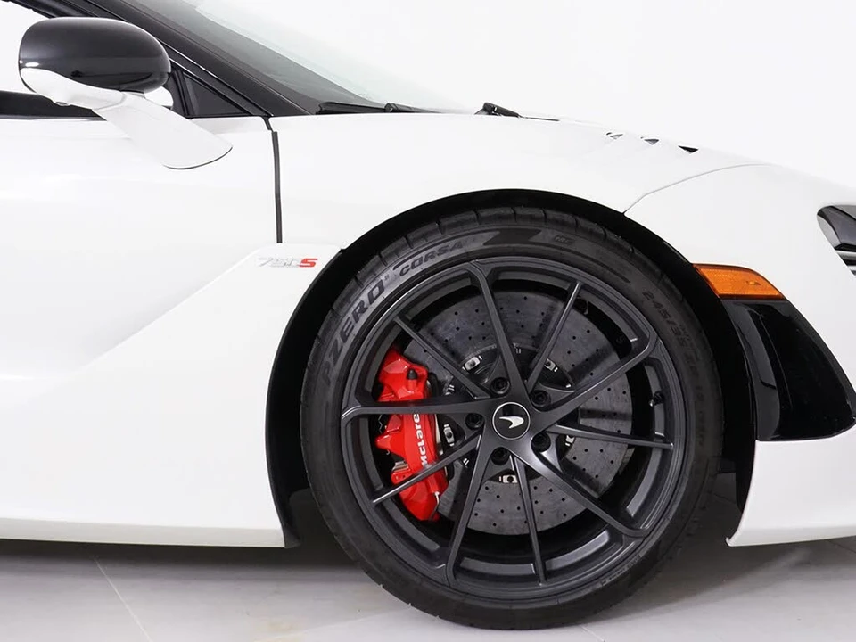 2024 McLaren 750S Spider - Image 17 of 31