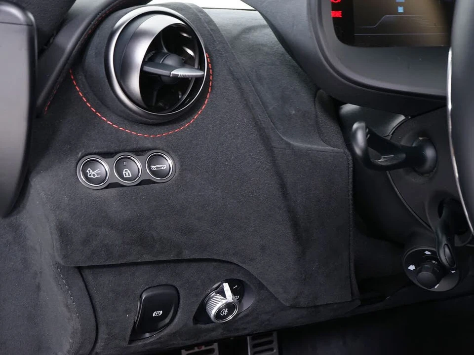 2024 McLaren 750S Spider - Image 31 of 31