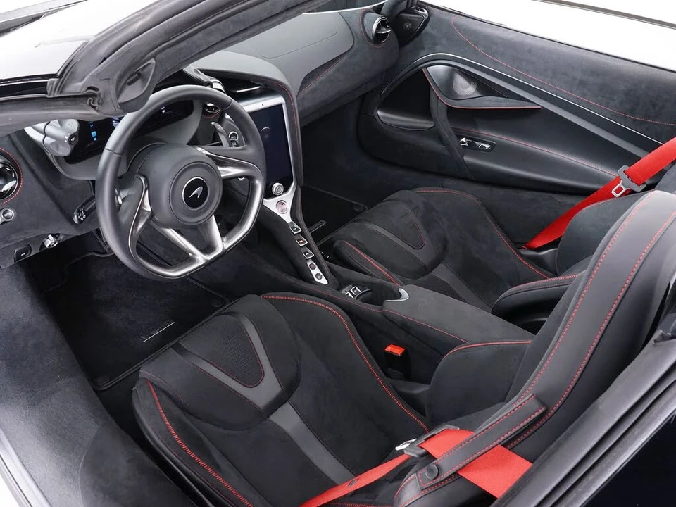 2024 McLaren 750S Spider - Image 25 of 31
