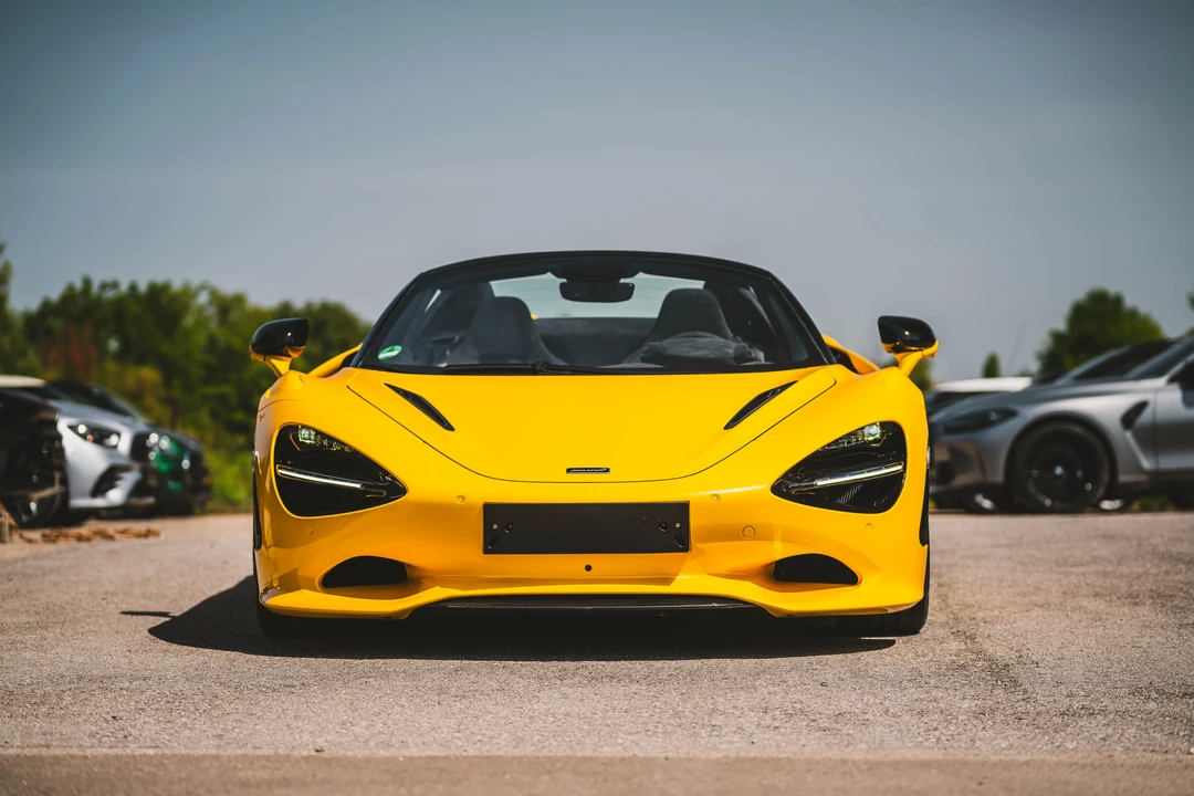 2024 McLaren 750S Spider - Image 2 of 31