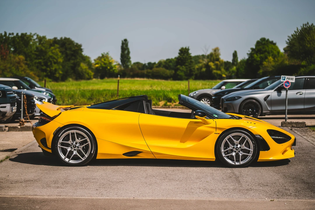 2024 McLaren 750S Spider - Image 8 of 31