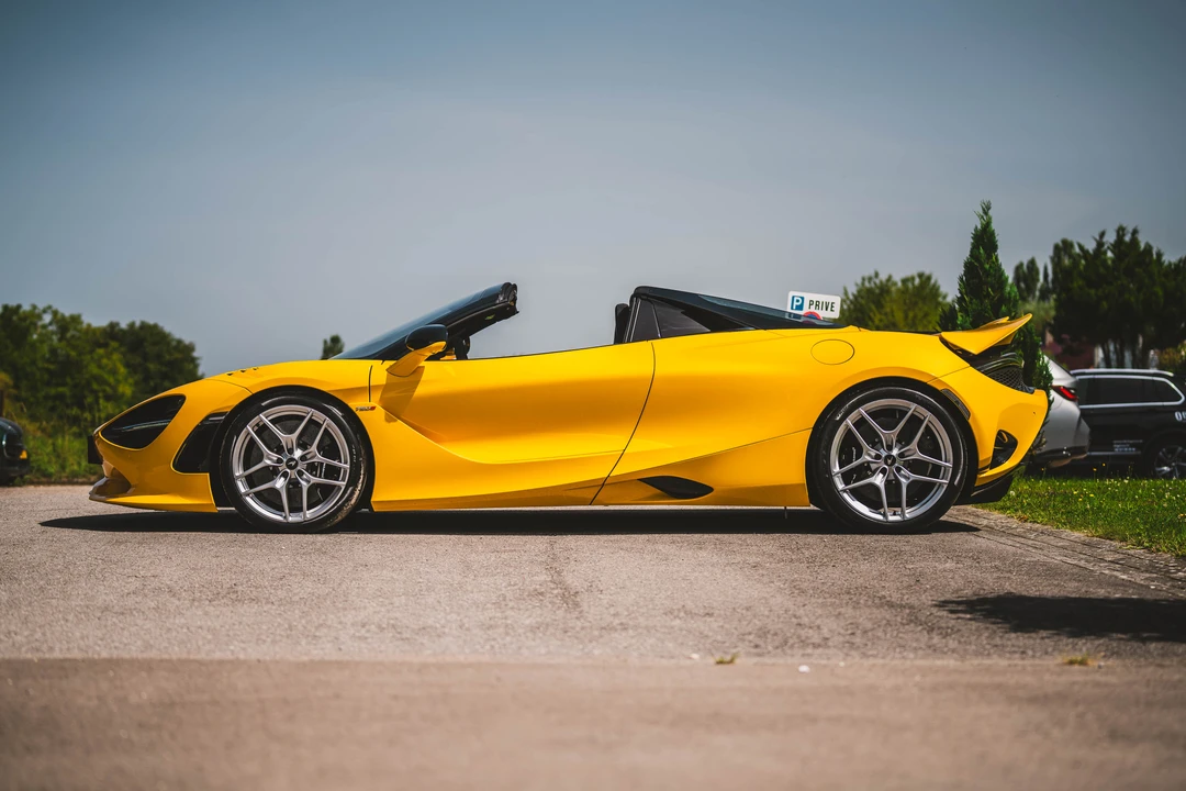 2024 McLaren 750S Spider - Image 4 of 31