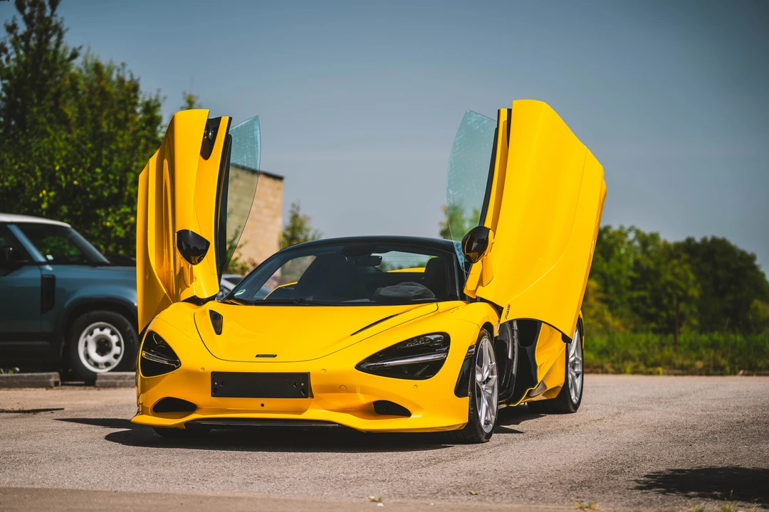2024 McLaren 750S Spider - Image 13 of 31