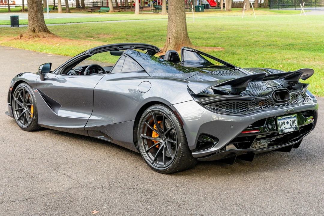 2024 McLaren 750S Spider - Image 7 of 31