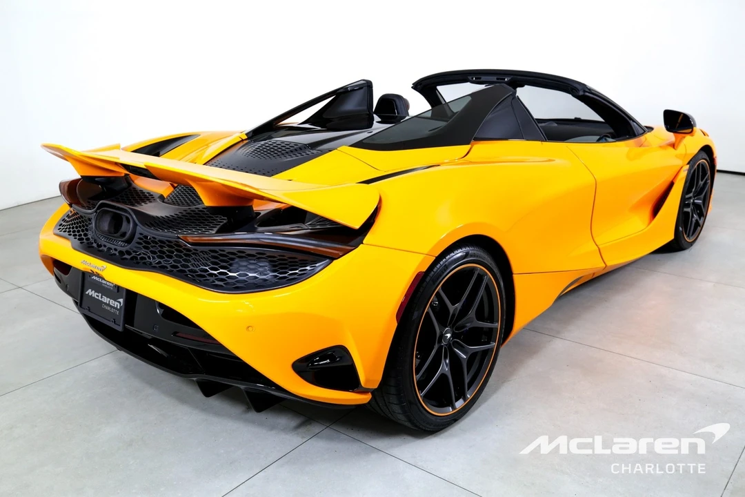 2024 McLaren 750S Spider - Image 10 of 12