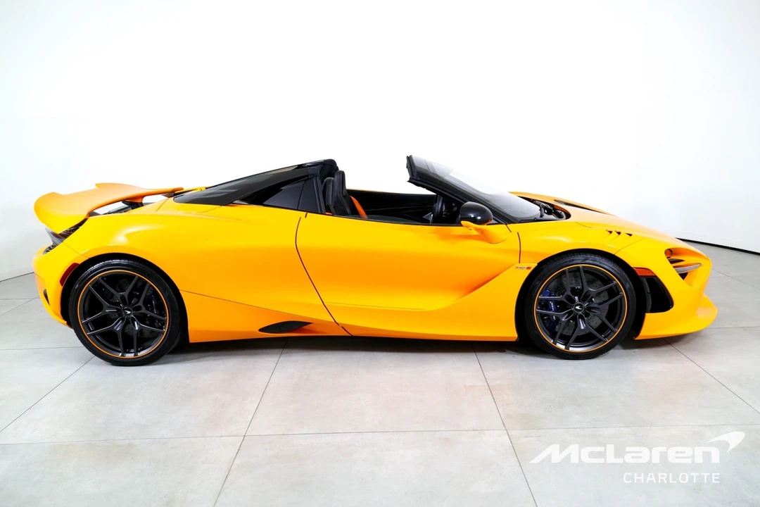 2024 McLaren 750S Spider - Image 11 of 12