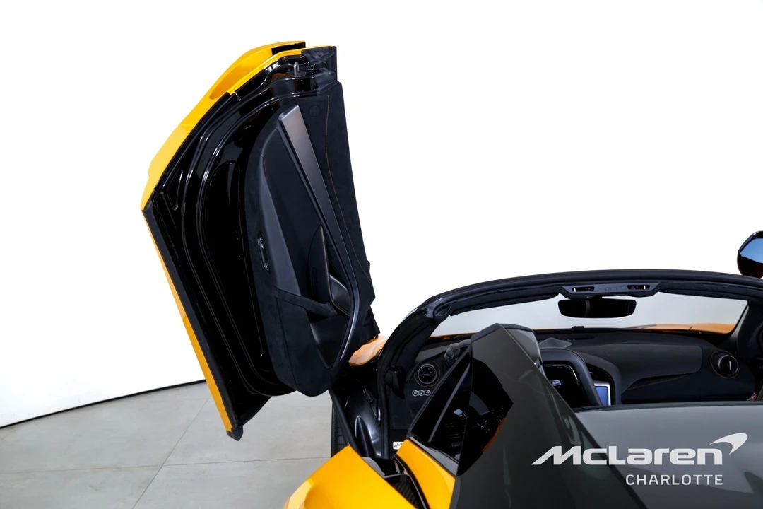 2024 McLaren 750S Spider - Image 12 of 12