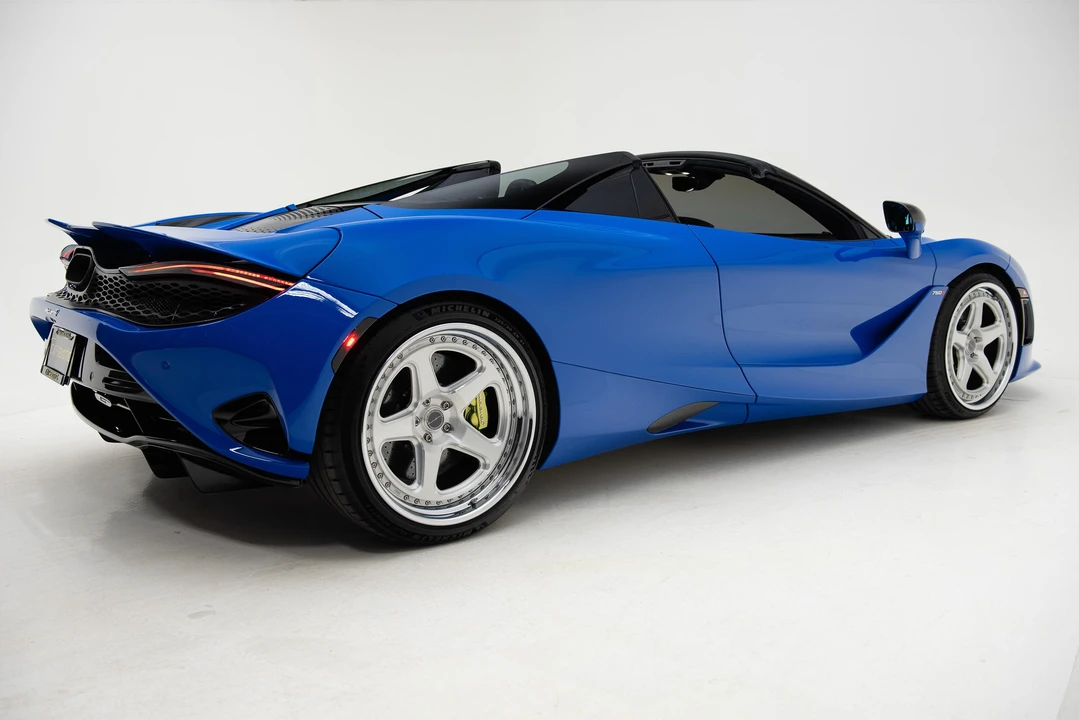 2024 McLaren 750S Spider - Image 14 of 31