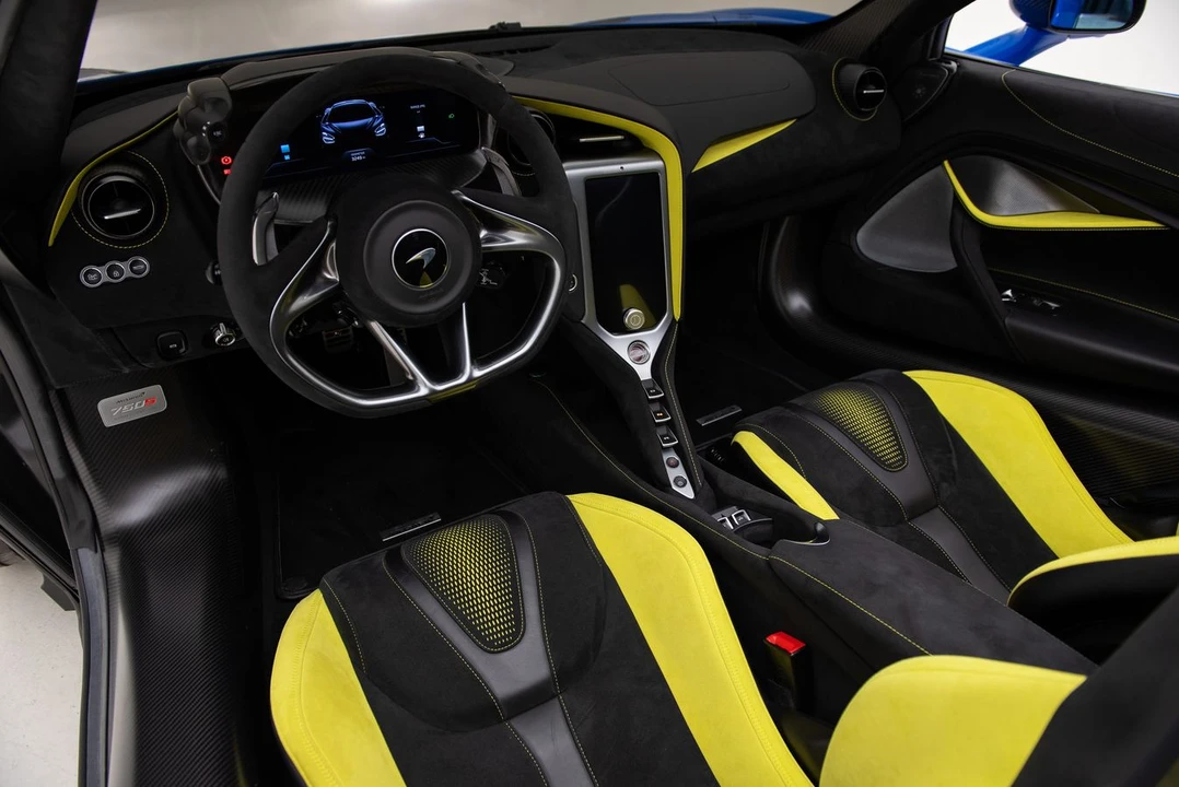 2024 McLaren 750S Spider - Image 11 of 14
