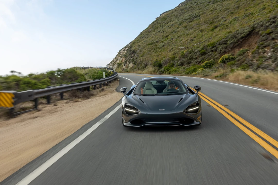 2024 McLaren 750S Spider - Image 9 of 31