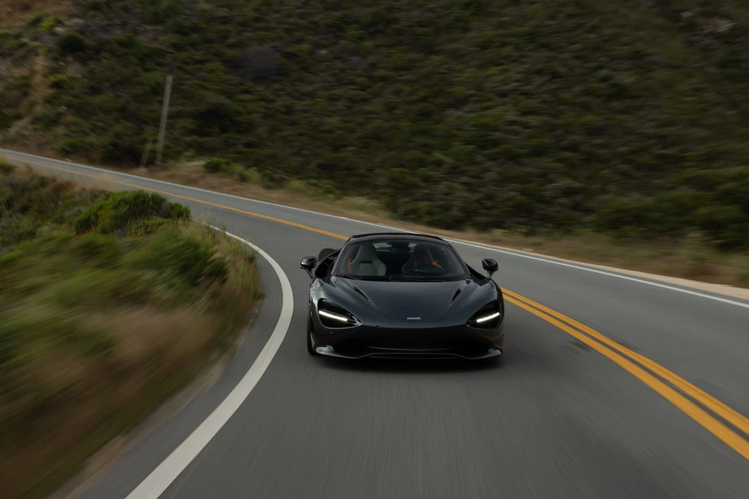 2024 McLaren 750S Spider - Image 12 of 31