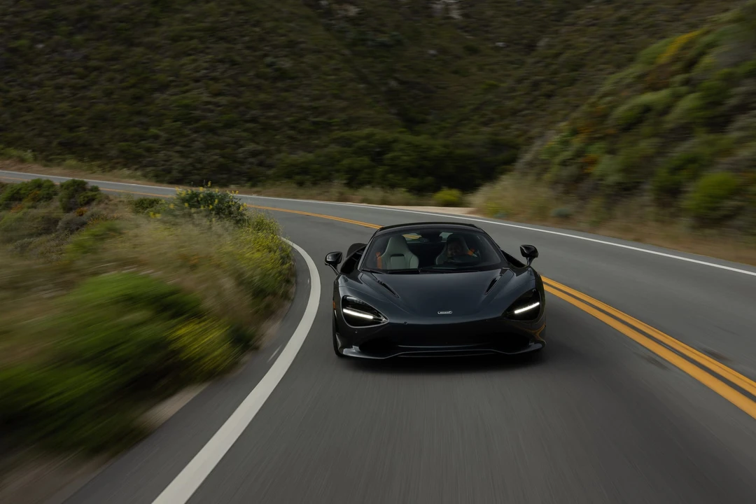 2024 McLaren 750S Spider - Image 14 of 31