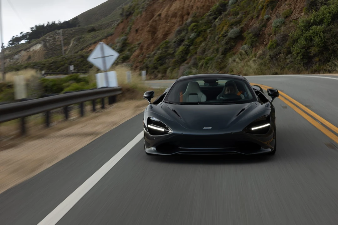 2024 McLaren 750S Spider - Image 8 of 31