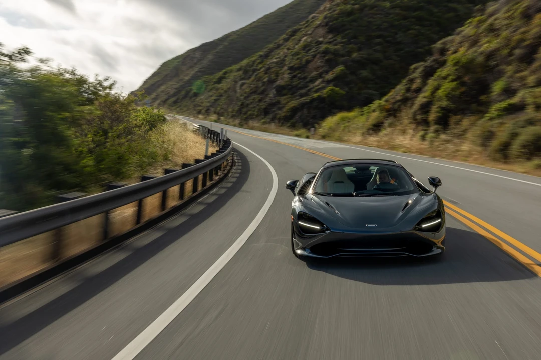 2024 McLaren 750S Spider - Image 15 of 31