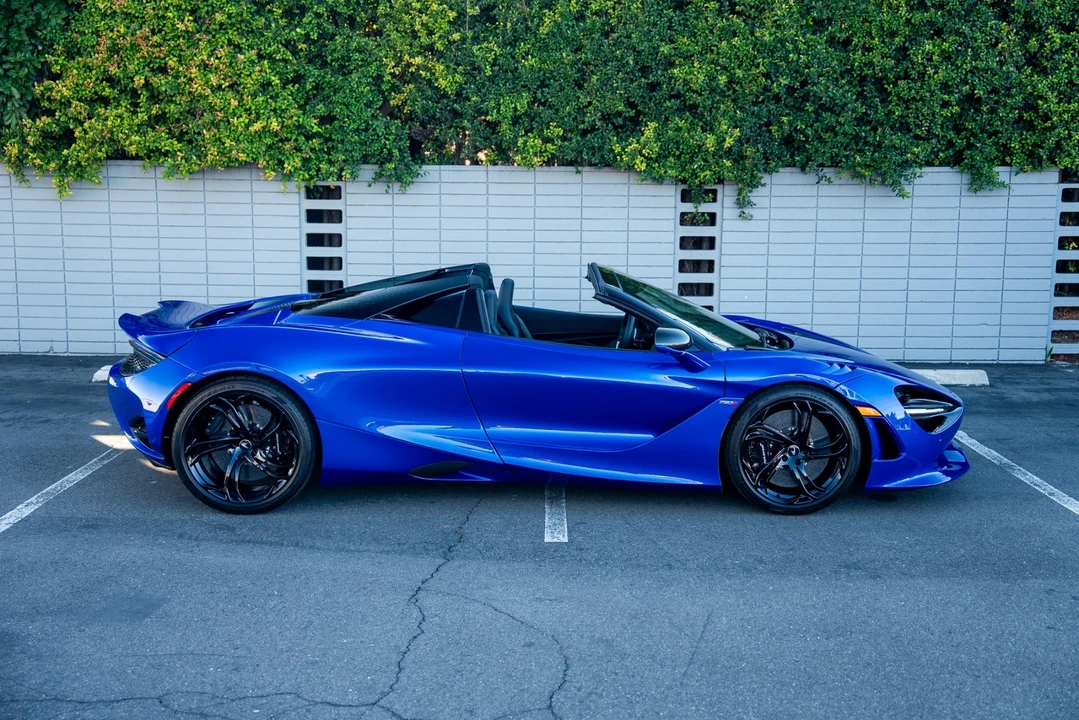 2024 McLaren 750S Spider - Image 7 of 21